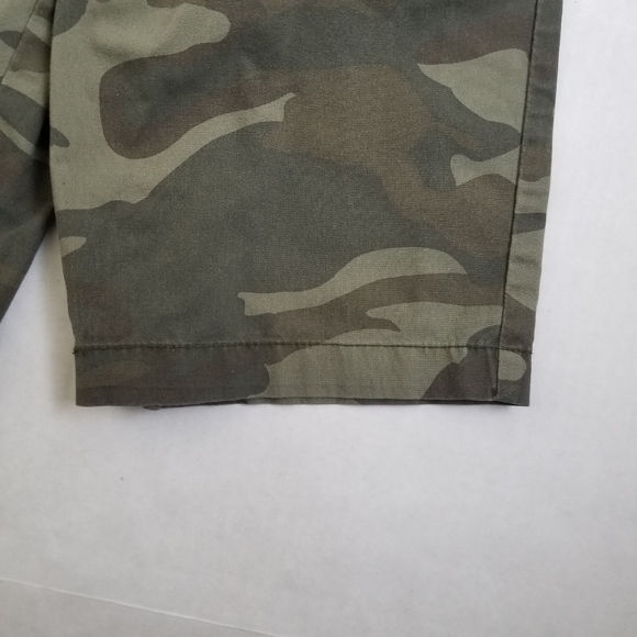 Camouflage Shorts - Picture 2 of 7